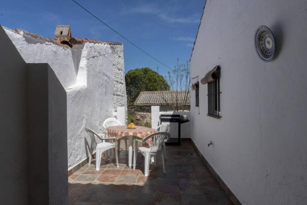 Ferienwohnung Casa Tipica Extremena Cheles Exterior foto